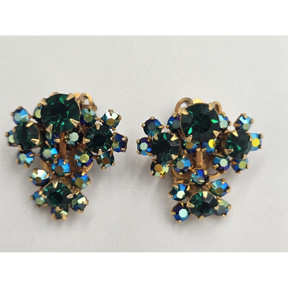 Vintage Kramer New York Emerald green Gold Tone‎ Rhinestone Clip Earrings